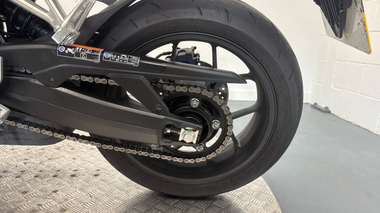24MY Honda CBR650R E-Clutch